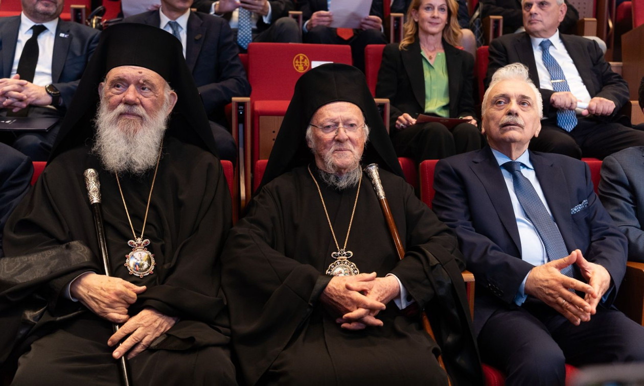 Τιμητική διάκριση στον Οικουμενικό Πατριάρχη Βαρθολομαίο από τον Ελληνικό Ερυθρό Σταυρό