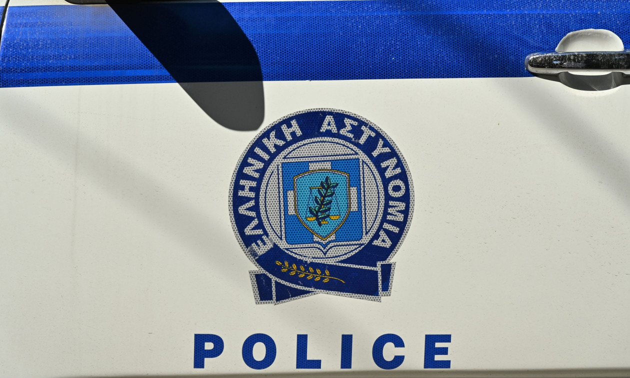 Φθιώτιδα: Ληστεία με καλάσνικοφ σε τράπεζα στην Κάτω Τιθορέα