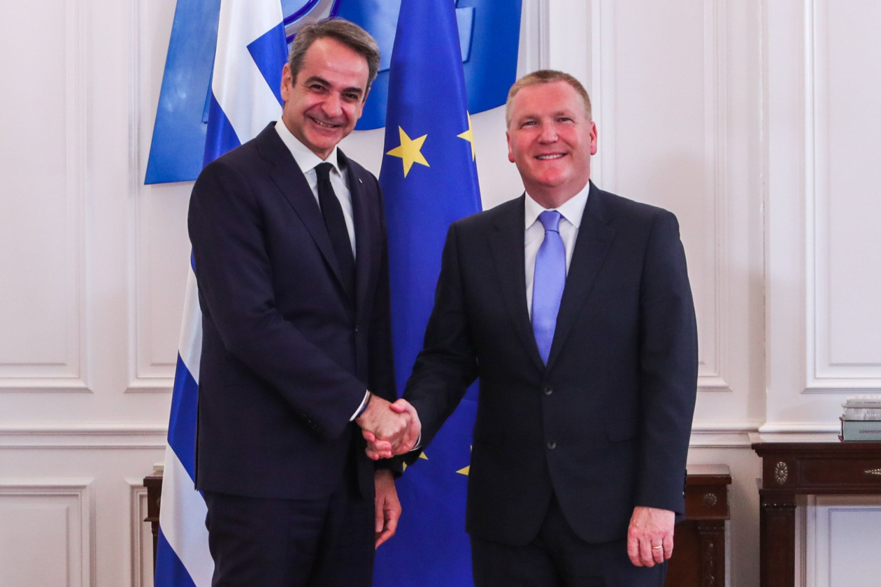 Ευρωπαίος επίτροπος σε Μητσοτάκη: Έχετε σημειώσει σημαντική πρόοδο στο Κράτος Δικαίου