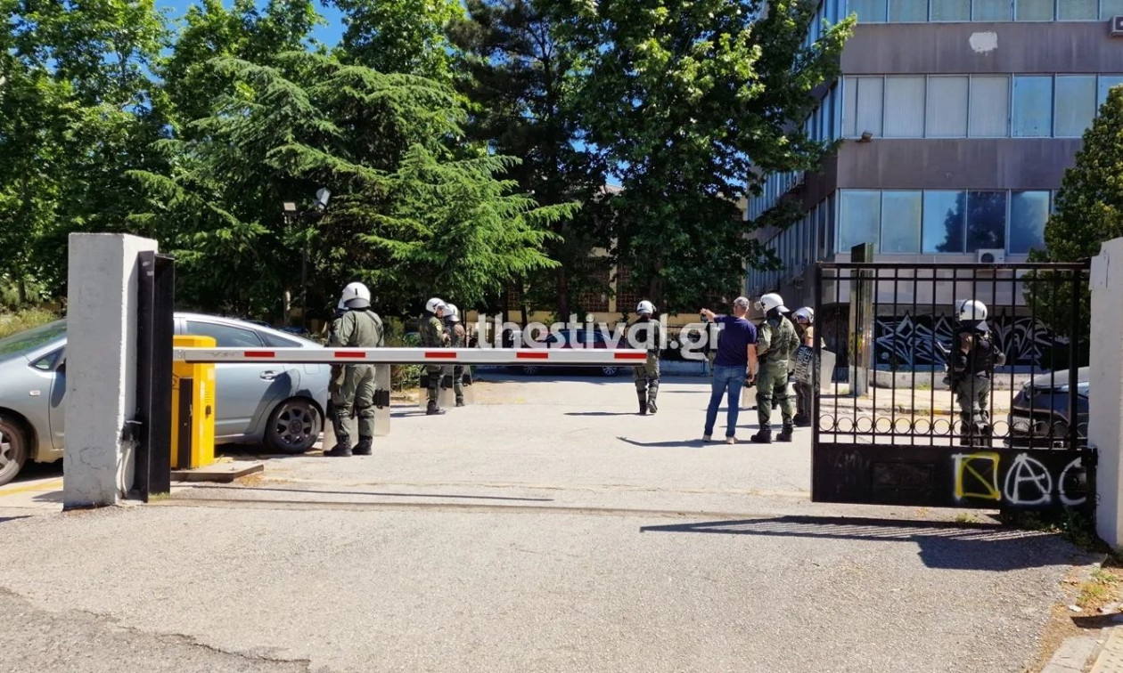 Θεσσαλονίκη: Βίντεο από την επίθεση αντιεξουσιαστών σε φοιτητές στο ΑΠΘ – Επτά τραυματίες