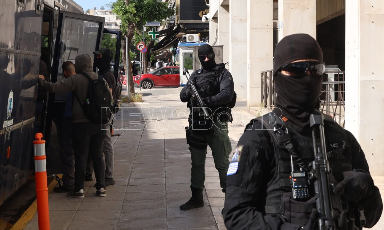 Κάτω Τιθορέα: Αντιμέτωποι με βαριά κακουργήματα οι οκτώ συλληφθέντες για τη ληστεία τράπεζας