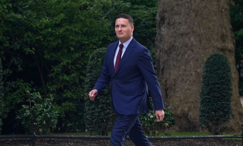 Γουές Στρίτινγκ: Ποιος είναι ο υπουργός Υγείας της Βρετανίας που θέλει να γίνει πρωθυπουργός