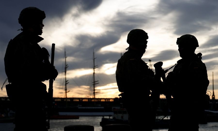 Ολλανδία: Γερμανοί νατοϊκοί στρατιώτες δέχθηκαν επίθεση – Οι μασκοφόροι φώναζαν «μισούμε το ΝΑΤΟ»