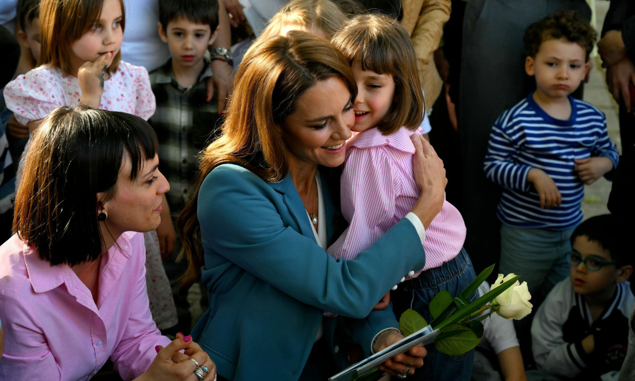 Κέιτ Μίντλετον: Αγκαλιές, φιλιά και σέλφι στην Ιταλία – «Είμαι η Καταρίνα» είπε στα η πριγκίπισσα