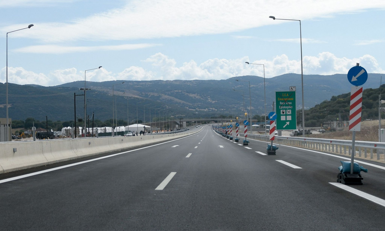 Άρτα: Εξετράπη τροχόσπιτο στην Ιόνια οδό – Τέσσερις τραυματίες