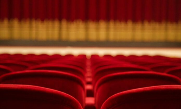 1736303-280bc375-theatro-u.jpg