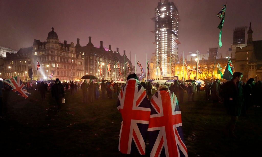 Η «πληγή» του Brexit στη Βρετανία ξανανοίγει – Ανατροπή Στάρμερ και ακύρωση της «συμφωνίας εξόδου»;