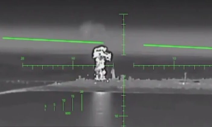 Σοβαρό χτύπημα: Ουκρανικά UAV έπληξαν στόχους του ρωσικού στόλου της Μαύρης Θάλασσας – Βίντεο