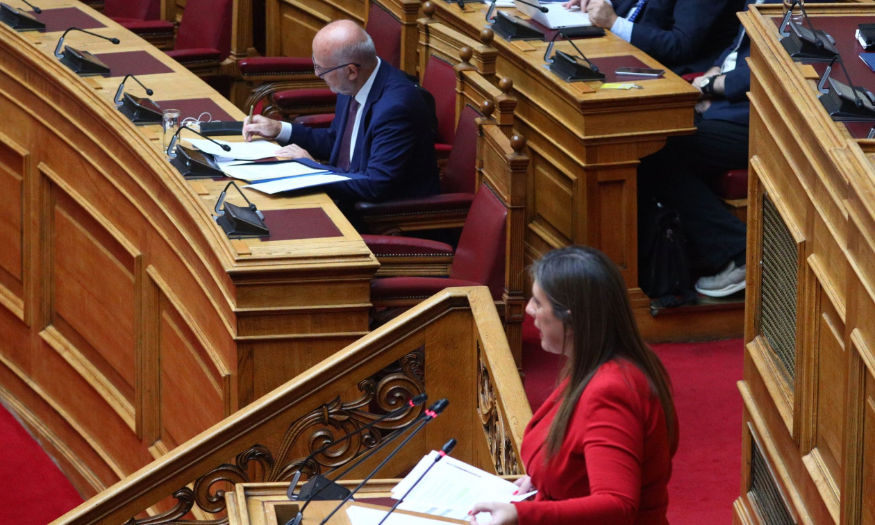 Βουλή – Καυστική επίθεση Φλωρίδη σε Κωνσταντοπούλου: Με Τσίπρα και Καρυστιανού οδηγείται σε αφανισμό