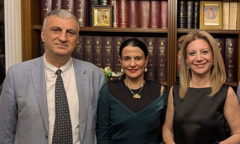 Κόμμα Καρυστιανού: Δεν μπορούμε να κάνουμε face control σε όσους φωτογραφίζονται μαζί της