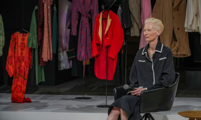 1738382-7d17e79c-tilda-swinton-on-going-press-conferencecandreas-simopoulos-for-onassis-stegidsc05192.jpg