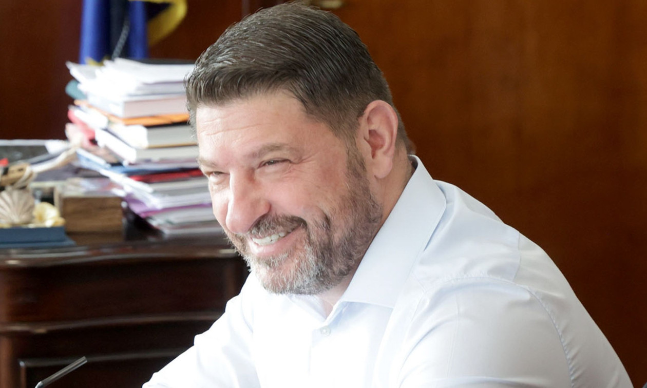 Πανελλήνιες 2026: Οι ευχές του «μαθητή» Νίκου Χαρδαλιά – «Εσάς αγαπάμε, όχι τους βαθμούς σας»