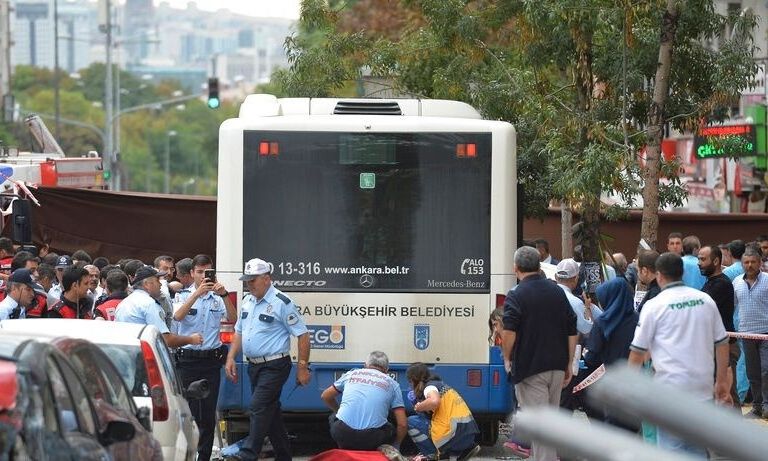 Στις φλόγες λεωφορείο στην Τουρκία: Οκτώ νεκροί ανάμεσά τους αγοράκι 9 μηνών – 33 τραυματίες
