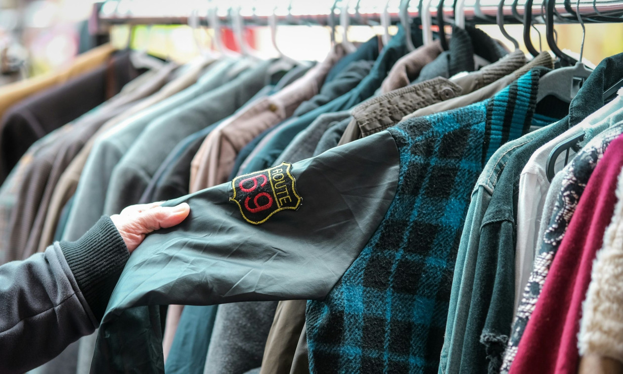 Στο στόχαστρο τα second hand καταστήματα – Τι καταγγέλλει ο Εμπορικός Σύλλογος Αθηνών