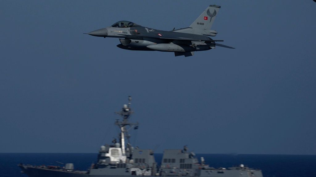 Μπαράζ τουρκικής προκλητικότητας στο Αιγαίο – 16 αεροσκάφη προχώρησαν σε παραβάσεις και παραβιάσεις