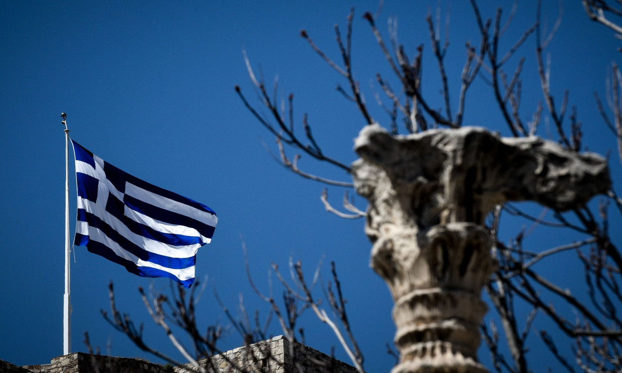 Η Ελλάδα αφήνει οριστικά πίσω τη «σκιά» της κρίσης – Εκτός λίστας επιτήρησης της Κομισιόν