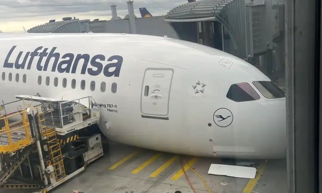 Αεροδρόμιο Φρανκφούρτης: Boeing της Lufthansa χτύπησε στο έδαφος – Βίντεο
