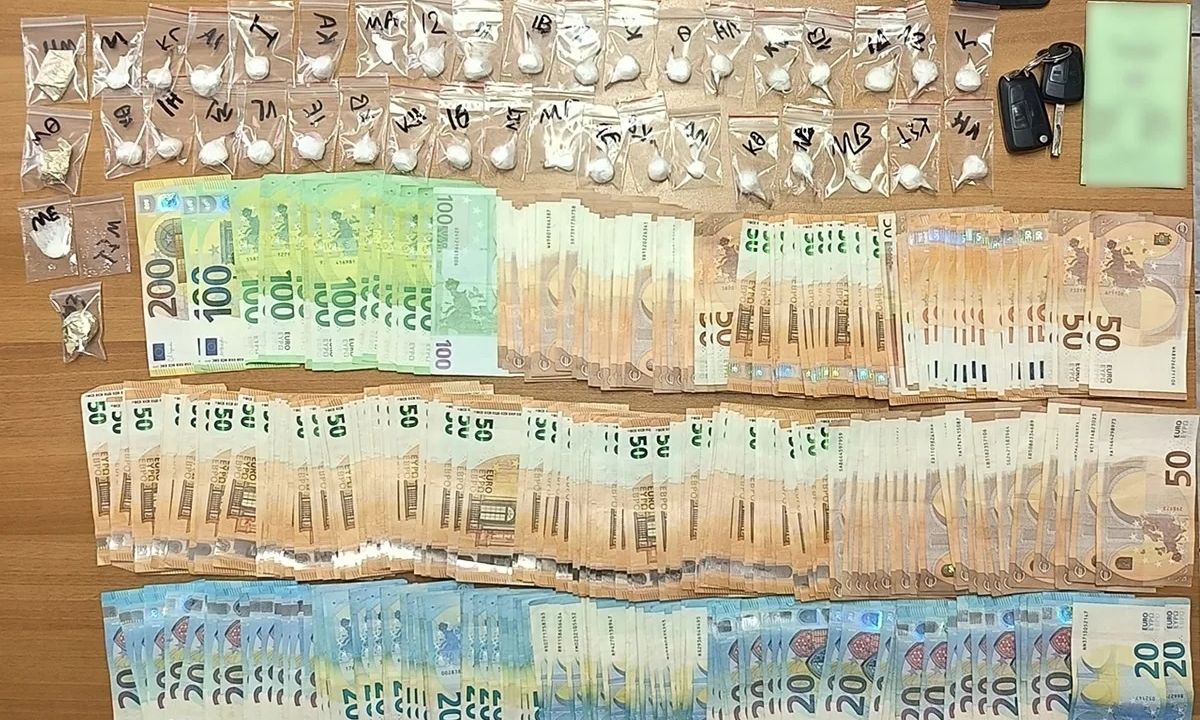 Θεσσαλονίκη: 45χρονος έκρυψε 39 φιξάκια με κοκαΐνη στην πλάτη καθίσματος αυτοκινήτου