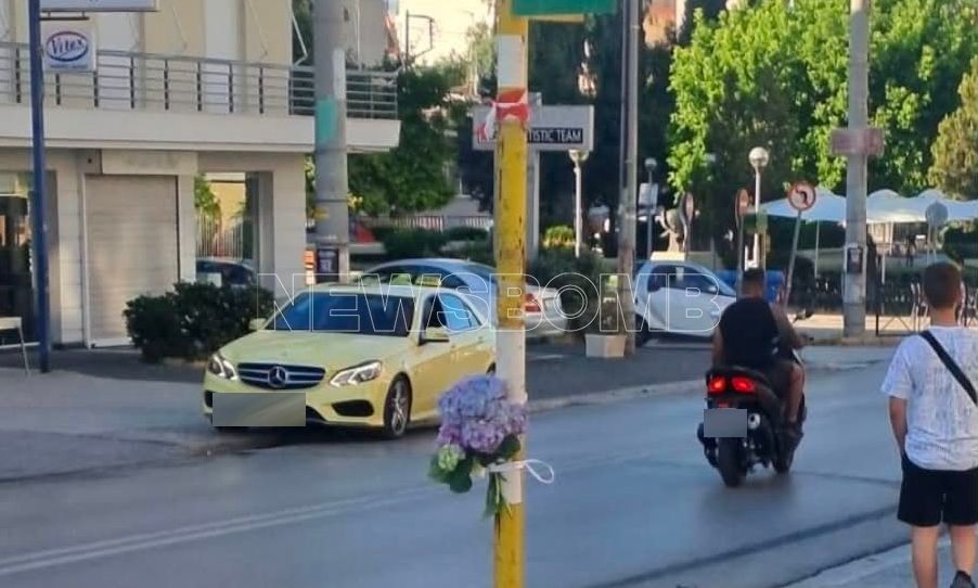 Άγιος Δημήτριος: Λουλούδια στο σημείο που σκοτώθηκε ο 57χρονος
