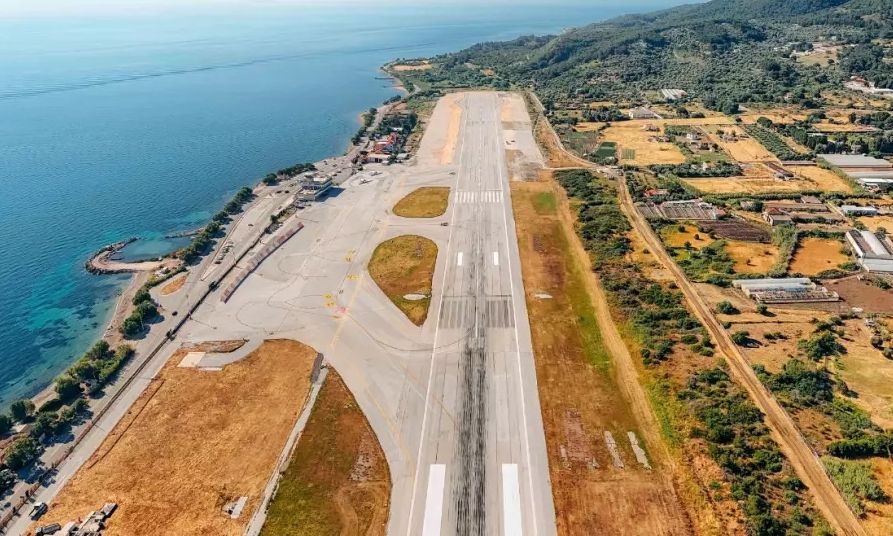 Μυτιλήνη: Αεροσκάφος PZL «καρφώθηκε» με τη μύτη στον αεροδιάδρομο – Σώος ο πιλότος