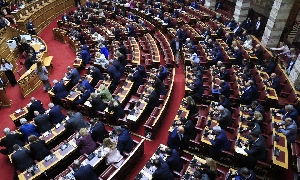 Ψηφίστηκε το νομοσχέδιο για την αδειοδότηση των περιφερειακών καναλιών