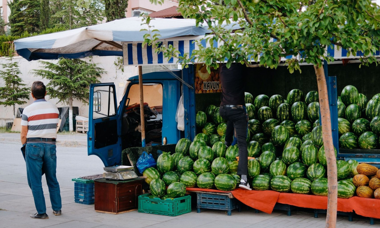 Καρπούζι: Φεύγει απ’ το χωράφι στα €0,10 και πωλείται €1,40 σε σούπερ μάρκετ, λαϊκές, οπωροπωλεία