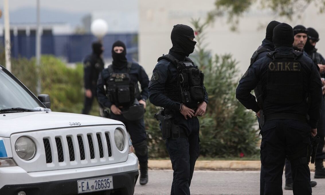 Αστυνομική επιχείρηση για την εξάρθρωση κυκλώματος που έκλεβε οχήματα- 13 συλλήψεις μέχρι στιγμής