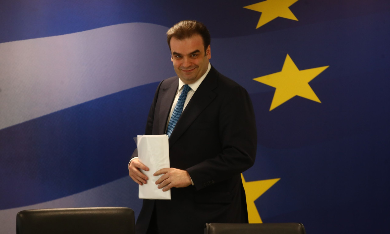 Ηandelsblatt: Έτσι σκοπεύει η Ελλάδα να αποφύγει νέα «παγίδα χρέους» – Η στρατηγική Πιερρακάκη