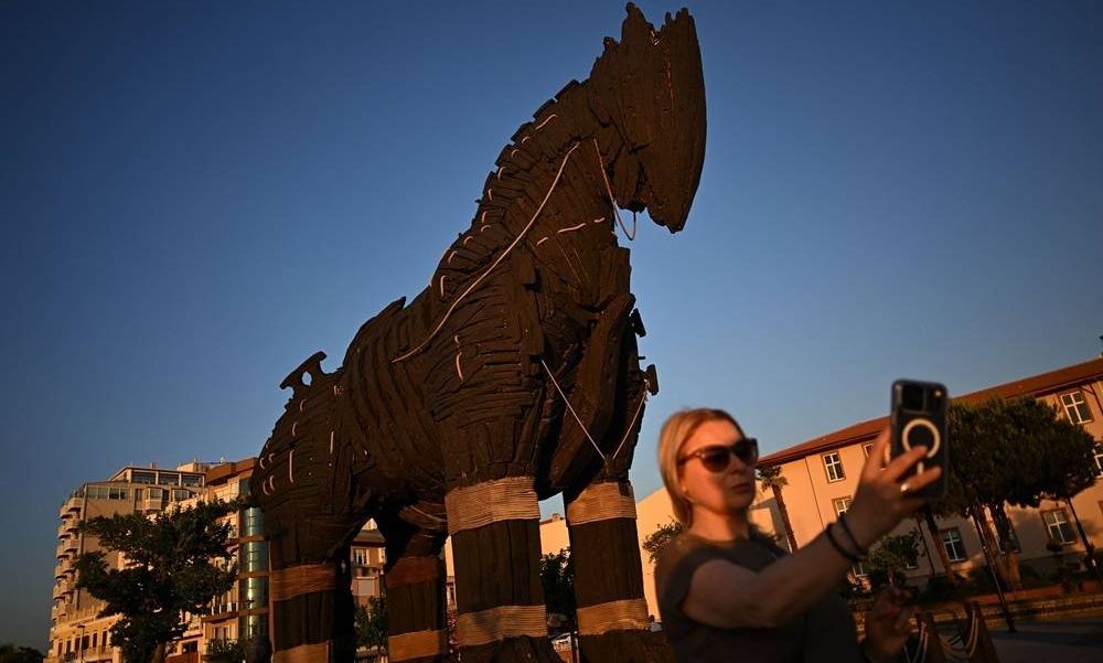 Η Τροία «πάει» στο Κολοσσαίο και η Τουρκία «πουλάει» το ομηρικό έπος σαν κληρονομιά της!