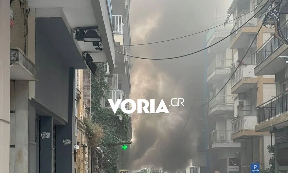 Θεσσαλονίκη: Φωτιά σε συνεργείο αυτοκινήτων – Πυκνοί καπνοί στο κέντρο