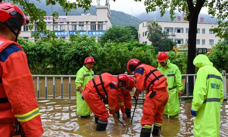 Κίνα: Ζημιές από σφοδρές βροχοπτώσεις – Χιλιάδες κάτοικοι εγκατέλειψαν τα σπίτια τους