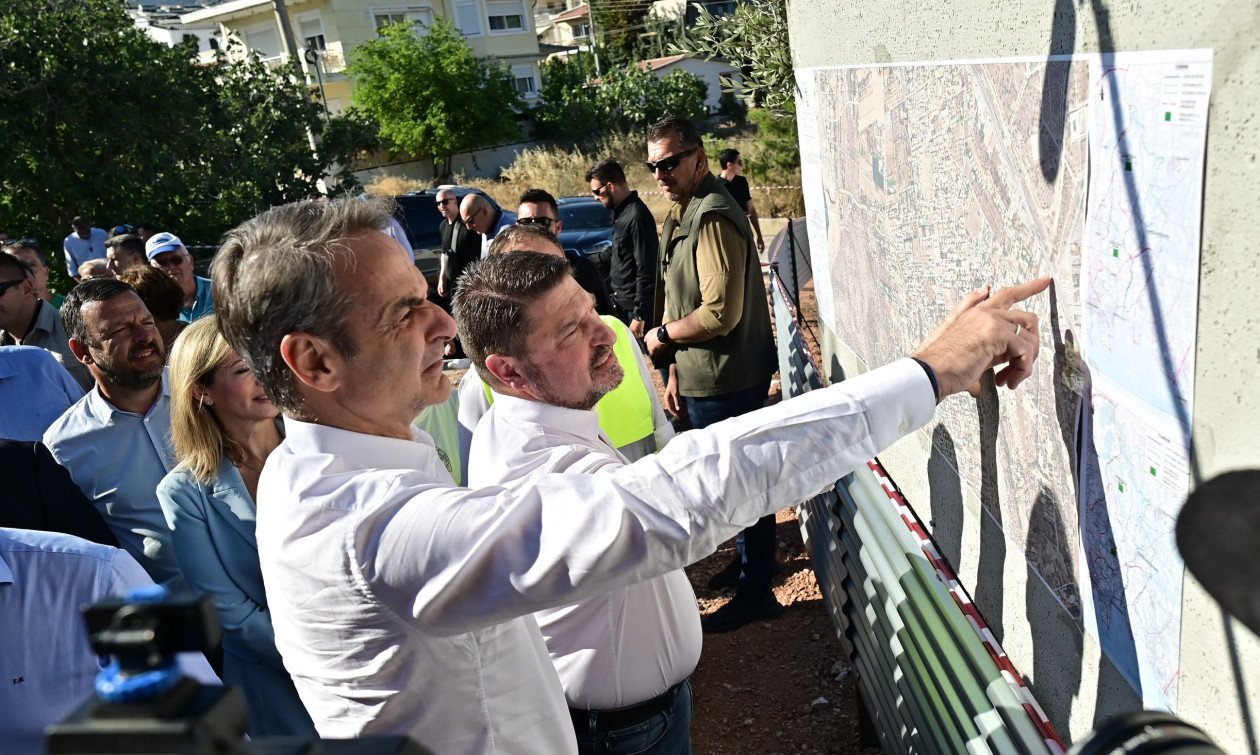 Κυριάκος Μητσοτάκης: Επιθεώρησε τα αντιπλημμυρικά έργα στο ρέμα Κόρμπι
