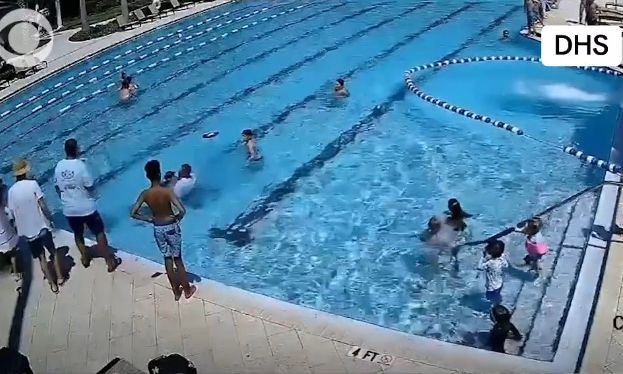 ΗΠΑ: Αξιωματικός της ICE έσωσε 6χρονο αγόρι από πνιγμό σε πισίνα