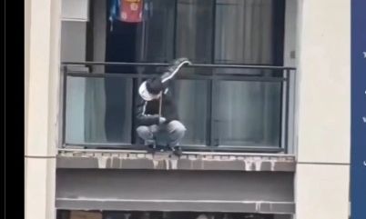 Σκληρά πλάνα: Τελευταίο τσιγάρο πριν τη βουτιά στο κενό