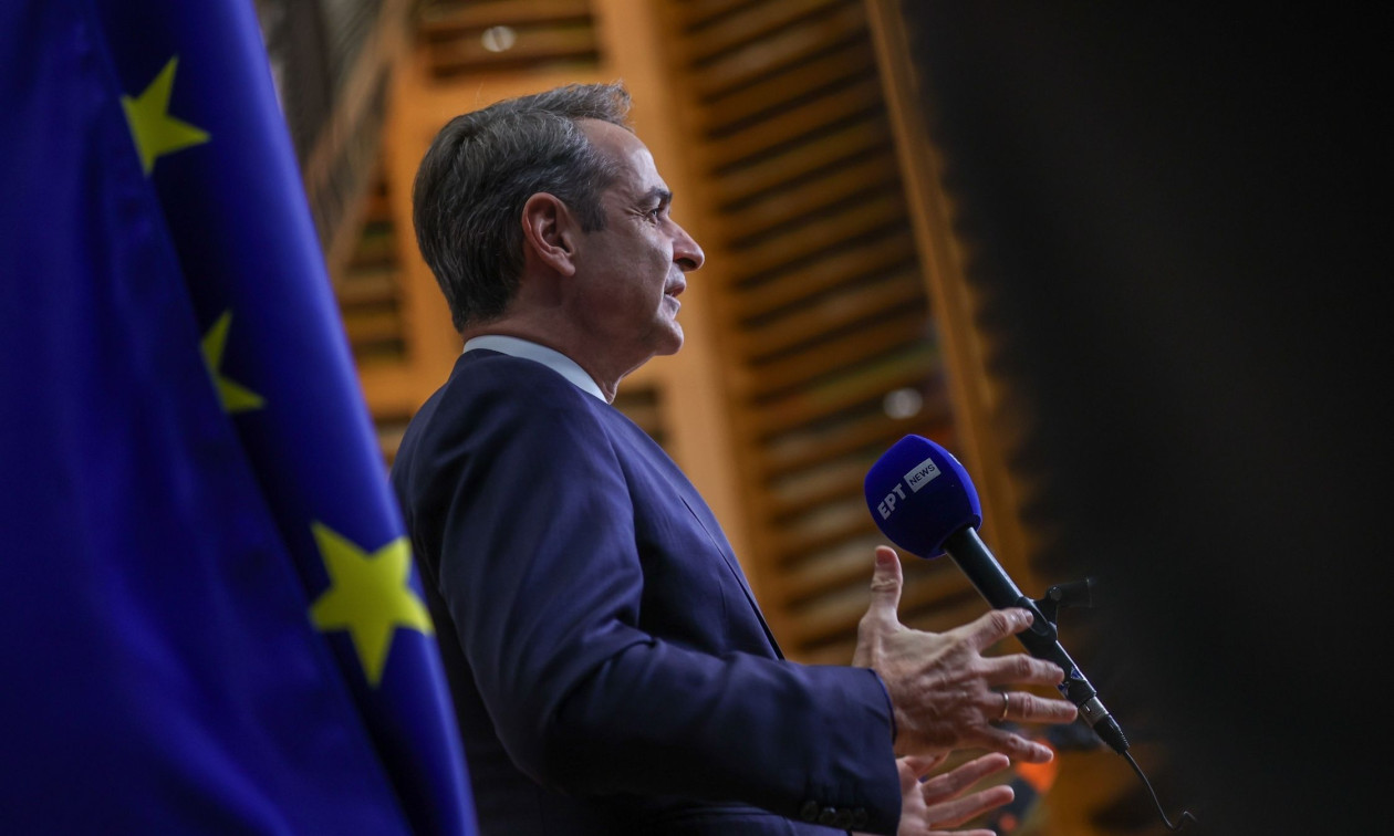 Οι τέσσερις μάχες Μητσοτάκη στις Βρυξέλλες: Άμυνα, Μεταναστευτικό, αγροτικά κονδύλια και ακρίβεια