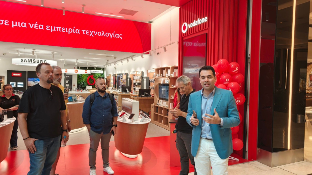 Vodafone: Αλλάζουν όλα στα καταστήματα – Νέες κατ’ οίκον υπηρεσίες