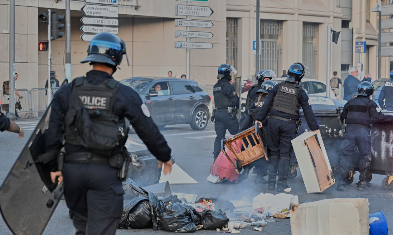 Γαλλία: Είκοσι συλλήψεις σε διαδήλωση κατά της καταστολής στο Ιράν