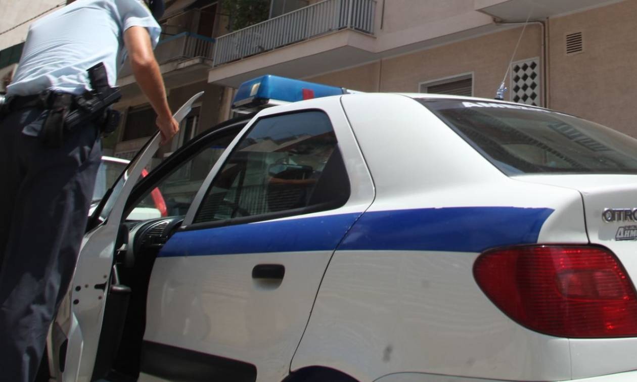 Πρέβεζα: Συνελήφθη Γερμανίδα συνταξιούχος που κυκλοφορούσε με πτυσσόμενο γκλοπ