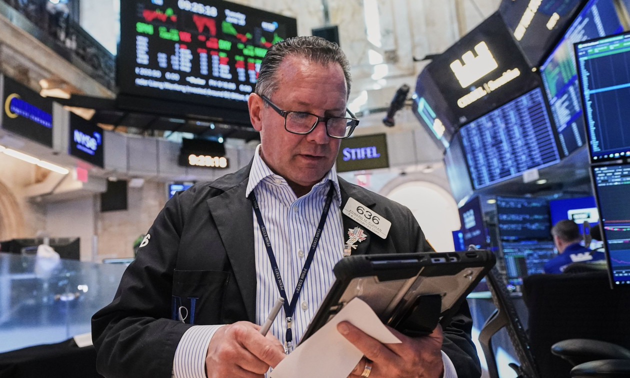 Η Wall Street ανοίγει με κατακόρυφη πτώση – Μαζικό ξεπούλημα στις μετοχές του τεχνολογικού κλάδου