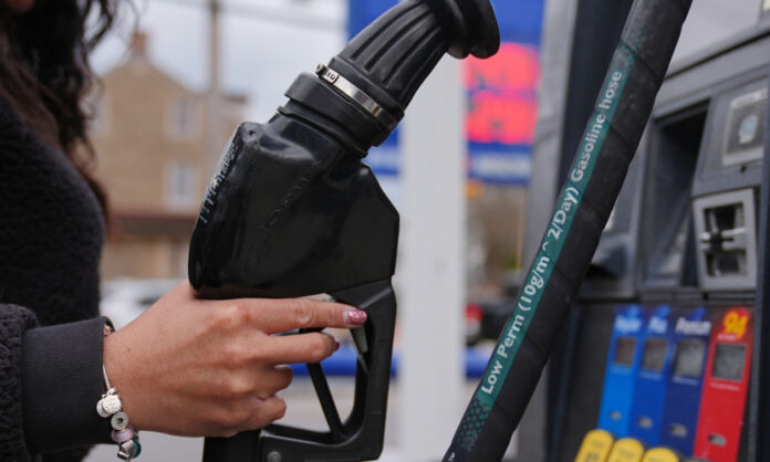 1745074-usa-gas-prices.jpg