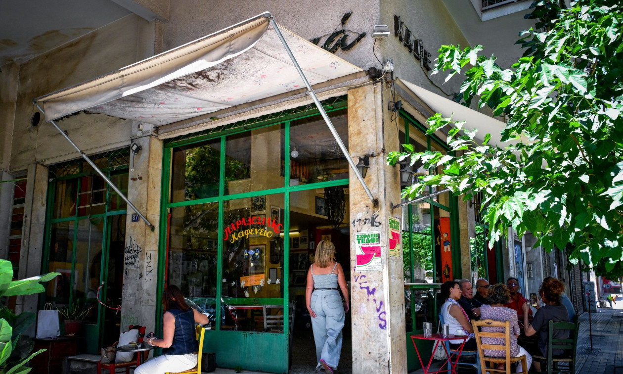 Κύμα αντιδράσεων για το ιστορικό καφενείο «Μουριά» στα Εξάρχεια – Ξεπέρασαν τις 7.500 οι υπογραφές