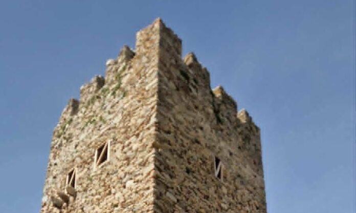 1745753-3a1ab5d6-o-pyrgos-toy-koytoymoyla-sthn-eyboia.jpg