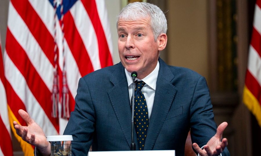 «Περισσότεροι άνθρωποι πεθαίνουν το χειμώνα»: Ο Ράιτ υποβαθμίζει τον θανάσιμο καύσωνα στην Ευρώπη