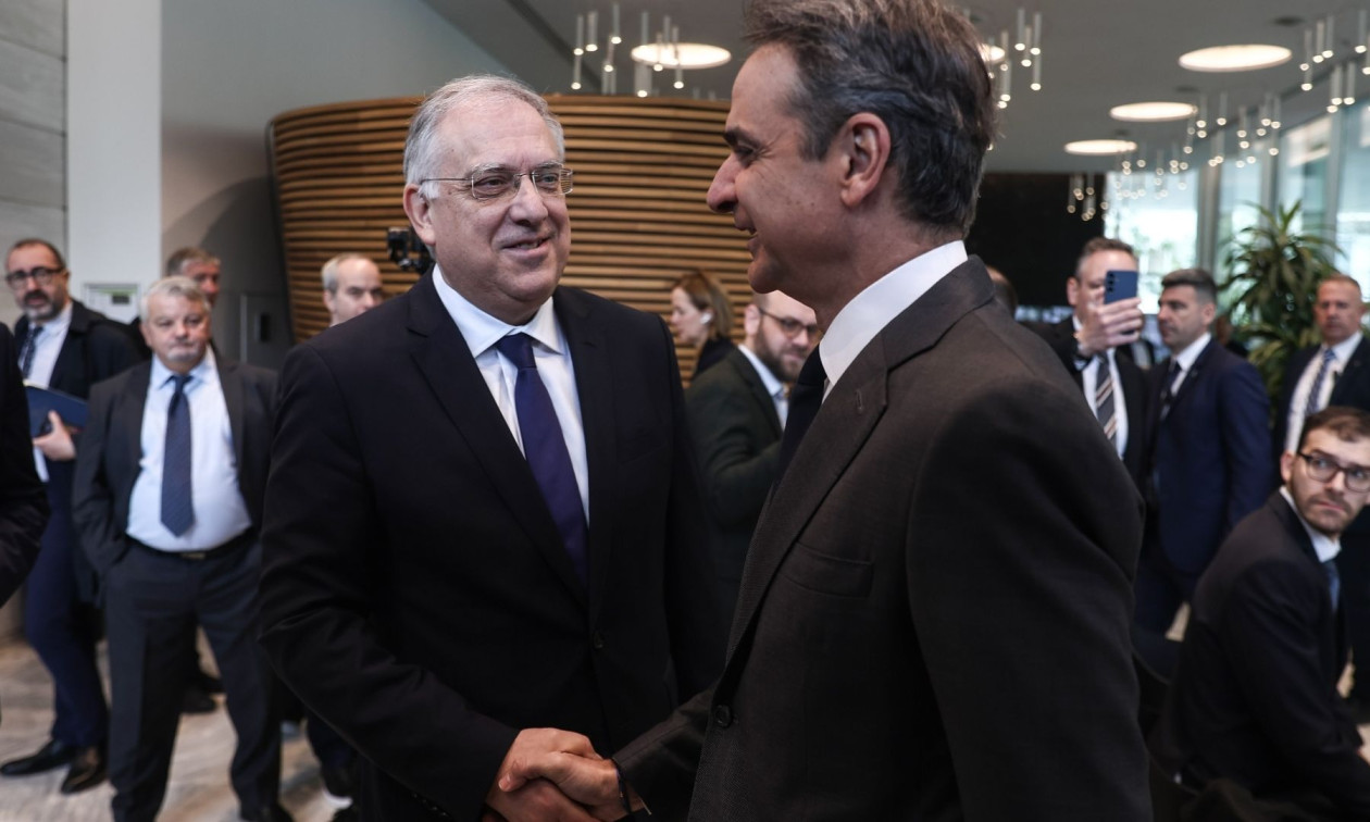 Μαξίμου για την ακρίβεια: Σύσκεψη Μητσοτάκη – Θεοδωρικάκου με τους εκπροσώπους των σούπερ μάρκετ