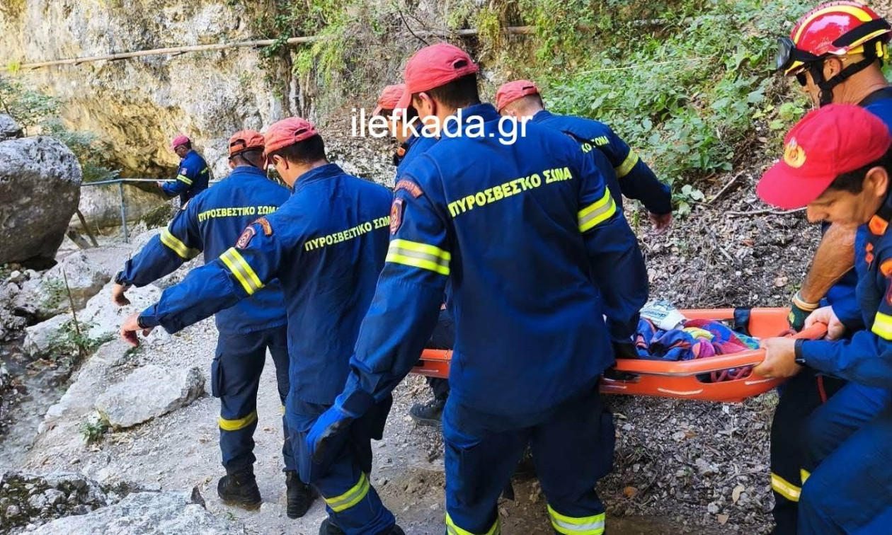Λευκάδα: Μάχη για τη ζωή της δίνει 50χρονη – Αποκολλήθηκε βράχος και έπεσε στο κεφάλι της
