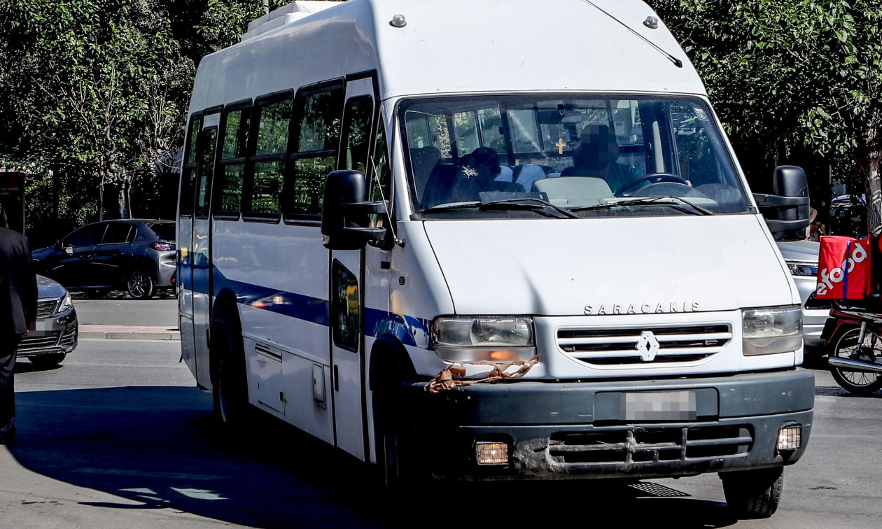 Παραδόθηκε στις Αρχές 18χρονος που φέρεται να σχετίζεται με την αιματηρή συμπλοκή στην Καλλιθέα