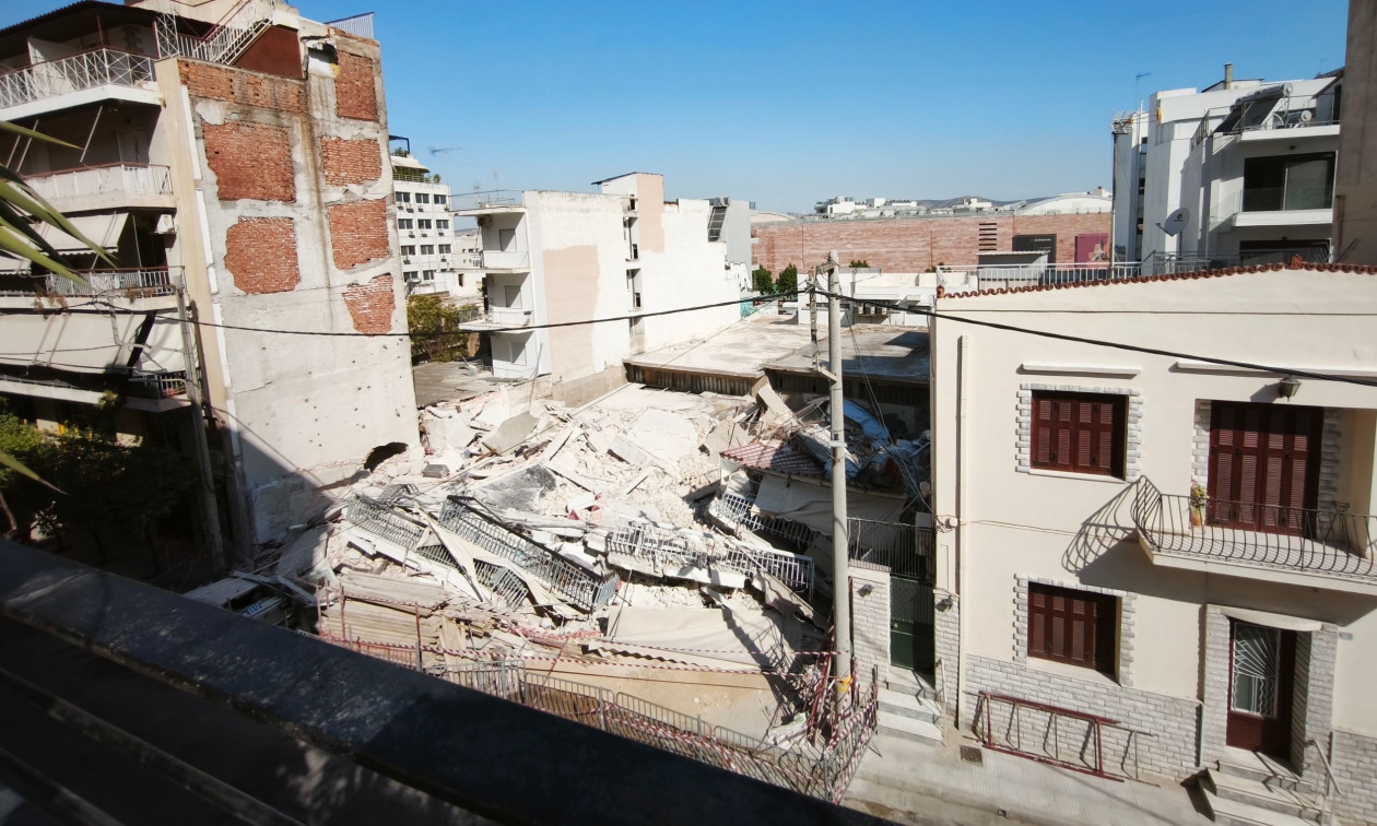 Ελεύθεροι οι πέντε συλληφθέντες για την κατάρρευση πολυκατοικίας στα Πετράλωνα