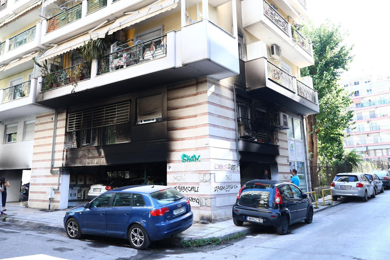 Γκαζάκια σε σπίτια στελεχών της ΝΔ στη Θεσσαλονίκη: Ανέλαβε η Αντιτρομοκρατική τις έρευνες