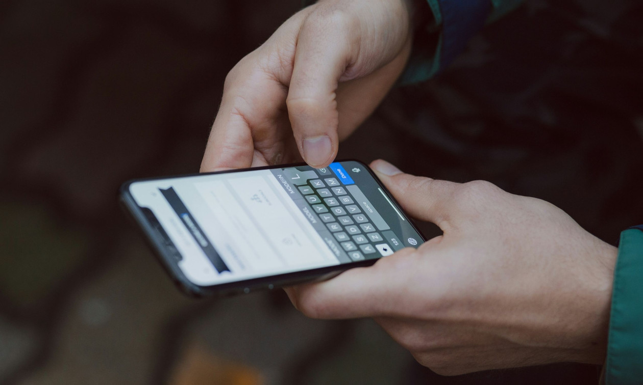 Περνάμε πάνω από έξι χρόνια της ζωής μας στα social media – Τα στοιχεία που αποκαλύπτει νέα έρευνα
