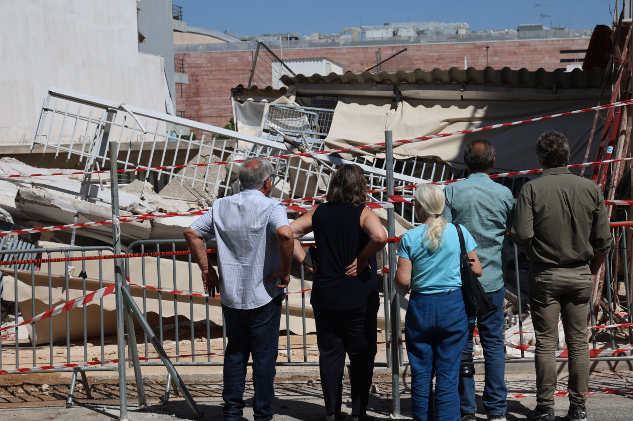Πετράλωνα: 10 άτομα στο δρόμο από τη μια στιγμή στην άλλη – Αναζητά σπίτια να τους στεγάσει ο δήμος